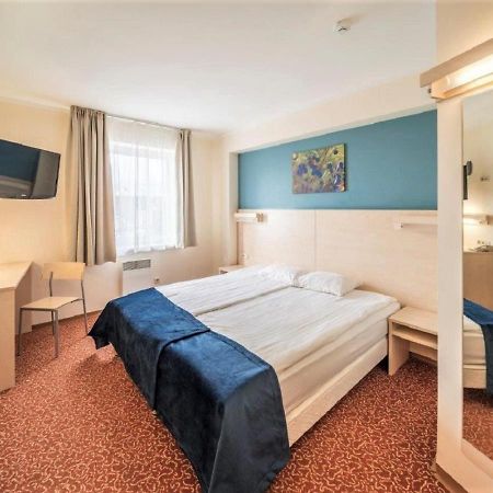 Rija Bauska Hotel Bagian luar foto