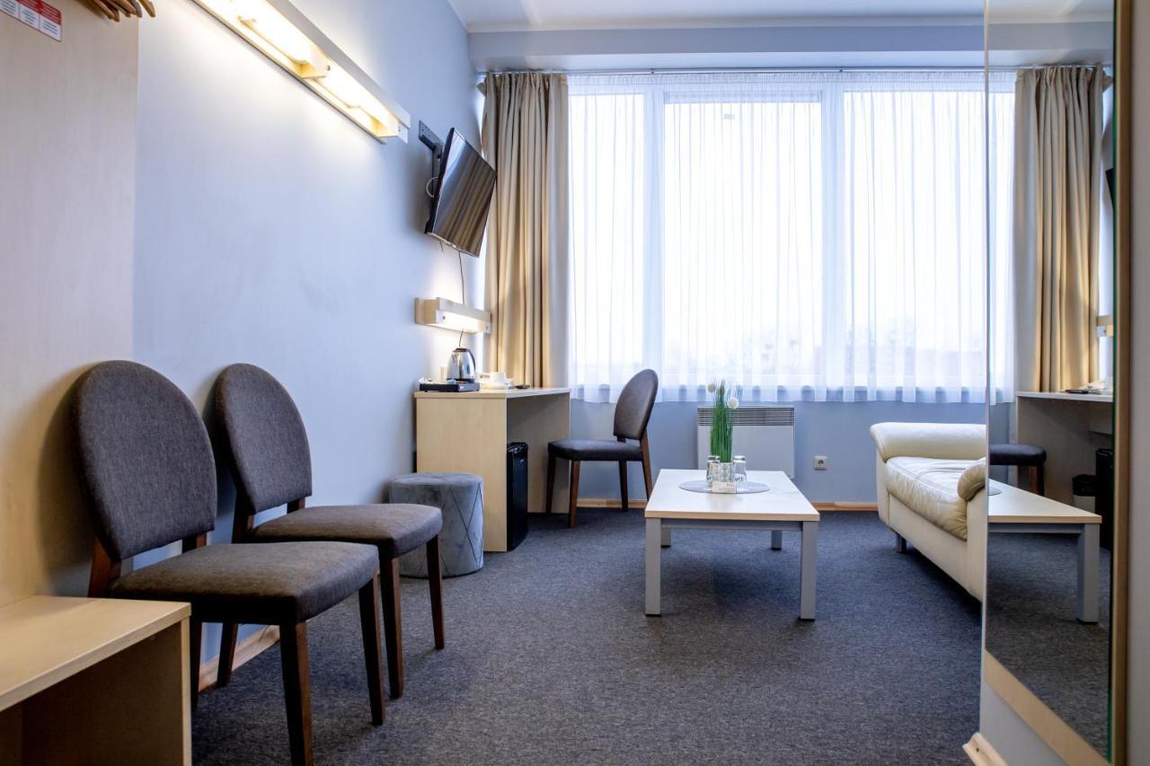 Rija Bauska Hotel Bagian luar foto