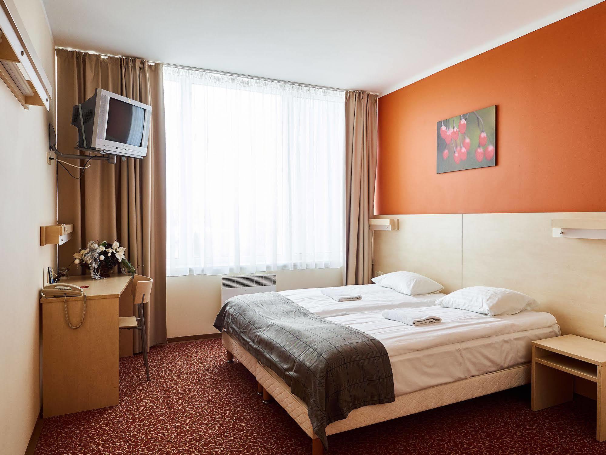 Rija Bauska Hotel Bagian luar foto