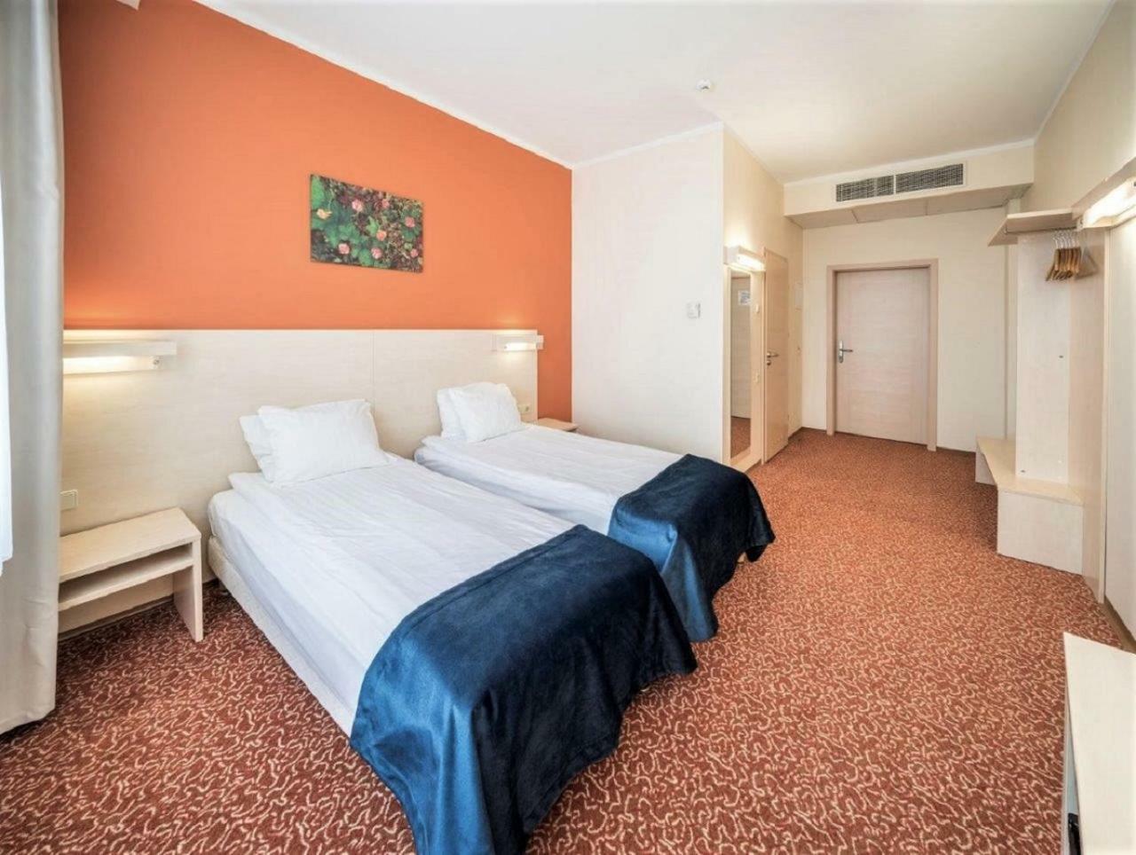 Rija Bauska Hotel Bagian luar foto
