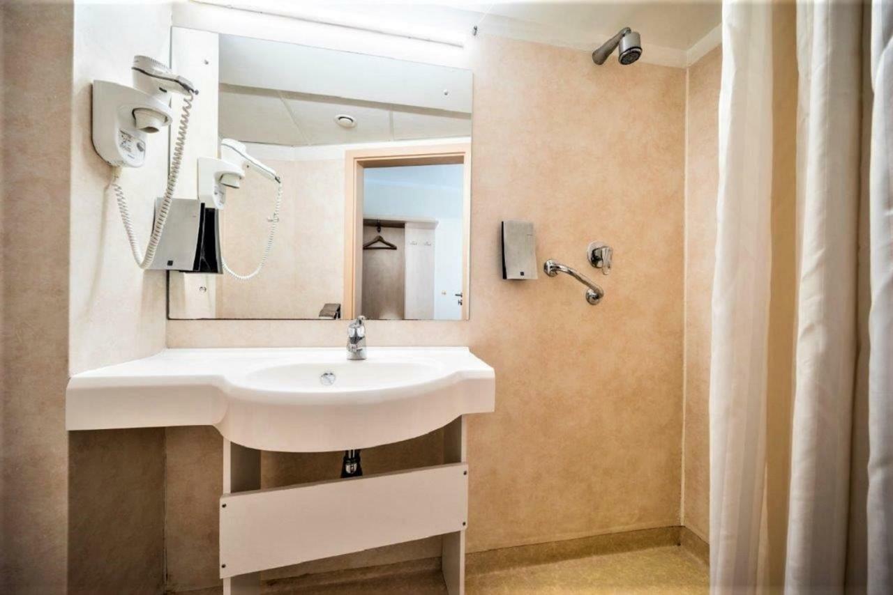 Rija Bauska Hotel Bagian luar foto